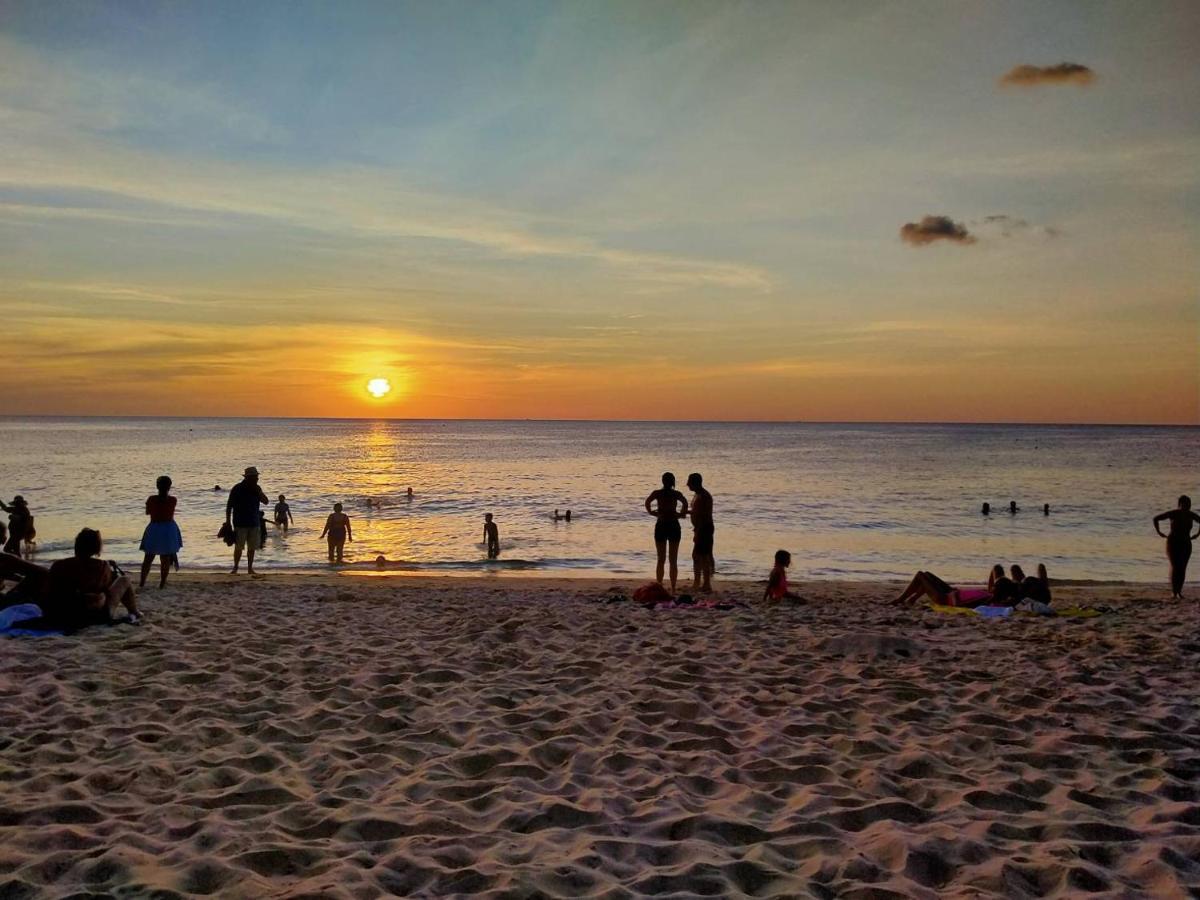 Phadee Apartment Karon Luaran gambar